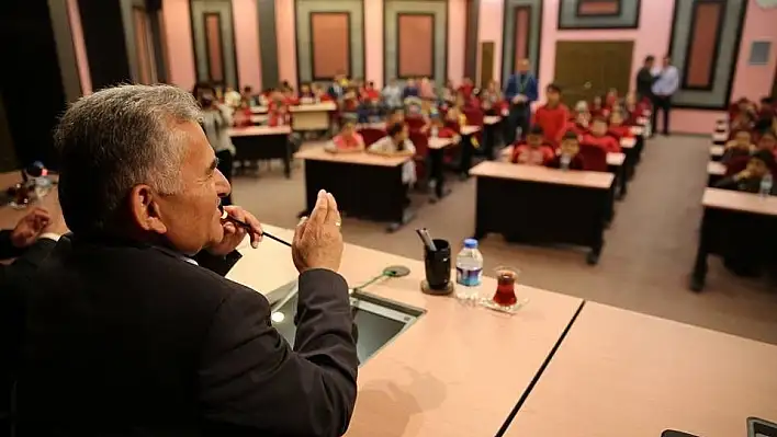 Büyükkılıç, " Melikgazi Belediyesi olarak çocuklarımızı önemseyen bir yapıya sahibiz"