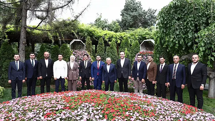 Büyükşehir Belediyesi'nde dikkat çeken buluşma!