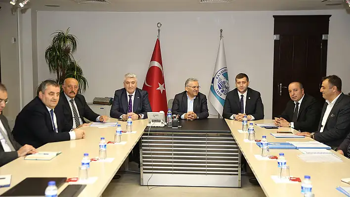 Büyükşehir Belediyesi'nde MHP'li zirve: Koordinasyon sağlandı