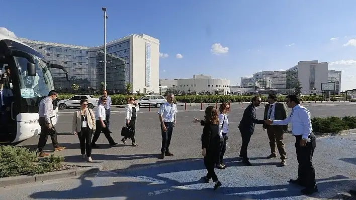 Büyükşehir Belediyesi'nin düzenlediği Sağlık Turizmi Çalıştayı, konunun uzmanlarının katıldığı panelle devam etti
