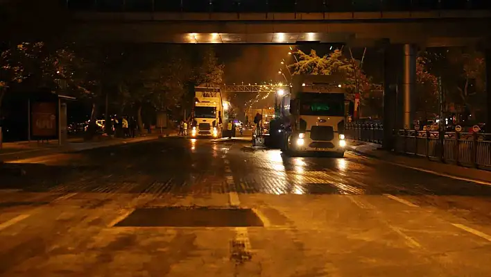 1000'lerce aracın geçtiği noktada gece mesaisi!