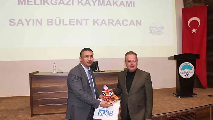 Büyükşehir'in 'Değer Gençlik' Seminerine Kaymakam Karacan konuk oldu