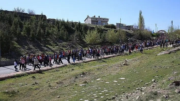 Büyükşehir'in Sağlıklı Yaşam Yürüyüşü'ne 3 Bin Kişi Katıldı