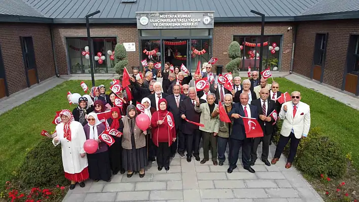 Ulu çınarların 'Cumhuriyet' coşkusu