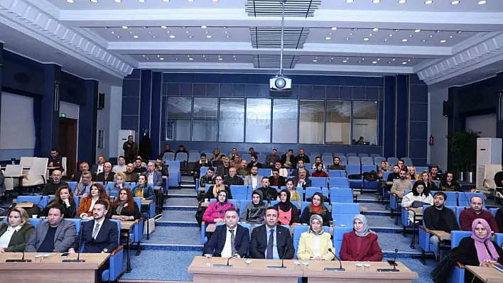Kayseri'de 'Etkili Yöneticilerin 7 Becerisi' konuşuldu