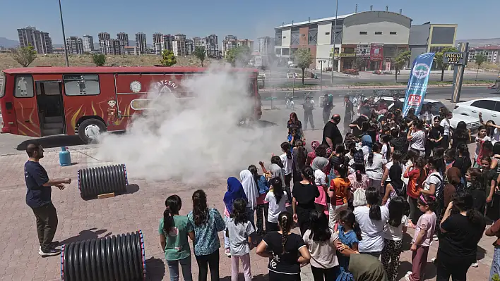 Büyükşehirden öğrencilere afet güvenlik eğitimi veriliyor