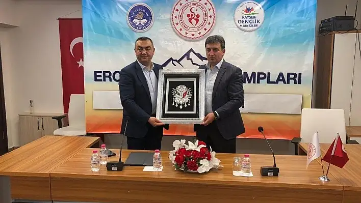 Büyüksimitçi ve Eskici, Erciyes'te gençlerle buluştu