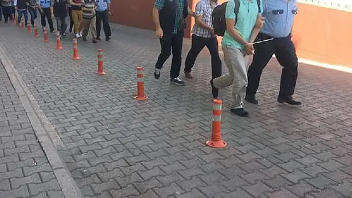 Bylock şüphelisi 16 kişi daha adliyeye sevk edildi