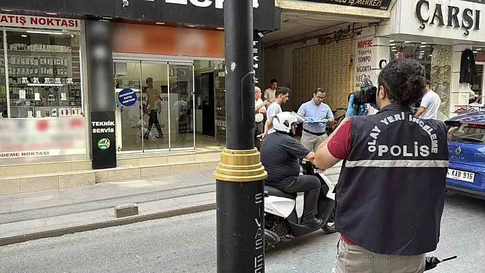 Cep telefonu mağazasından 19 telefon çalındı!