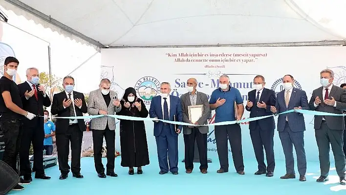 Safiye-Mahmut Özustaoğlu Camii ibadete açıldı...