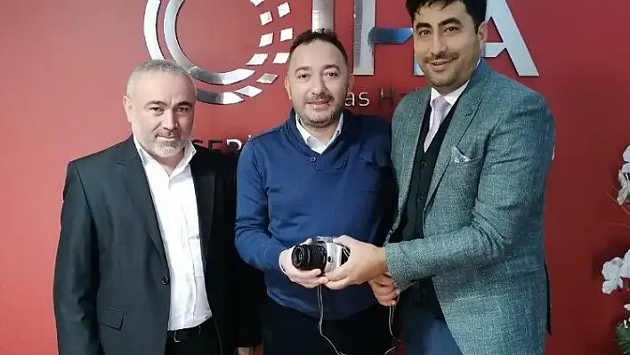 Çelik: '10 Ocak Gazeteciler Gününü kutluyorum'
