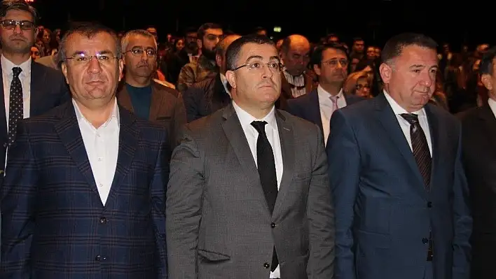 'Sosyal medya bana çok tehlikeli geliyor'