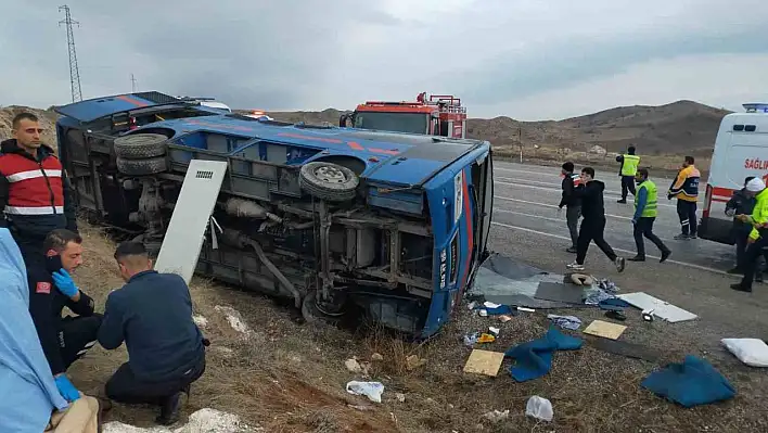 Cezaevi nakil aracı devrildi: 5 kişi yaralı