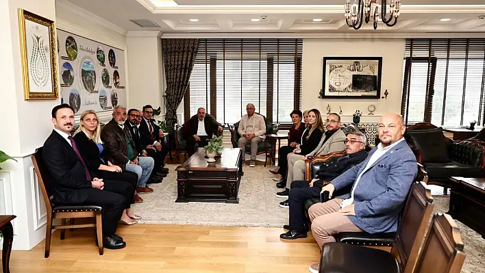 CHP'den AK Partili Başkana ziyaret! 'Dayanışma ve iş birliği içinde olmayı temenni ediyoruz'