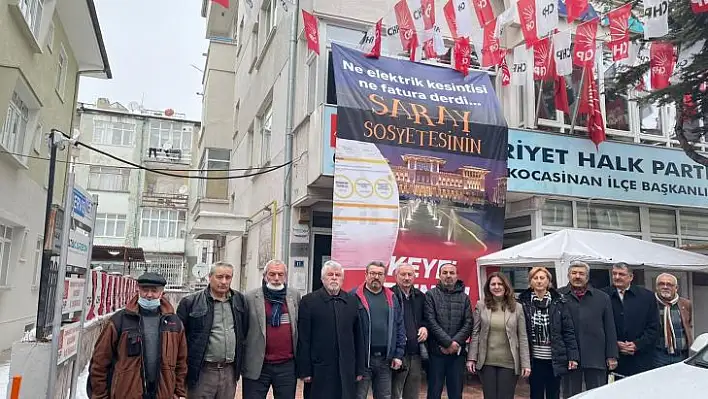 CHP İl Binasında dikkat çeken afiş!
