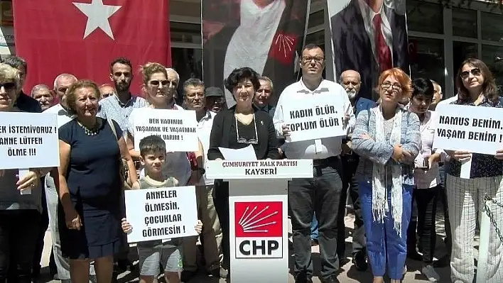 CHP' Kadın Kollarından kadın cinayetlerine tepki