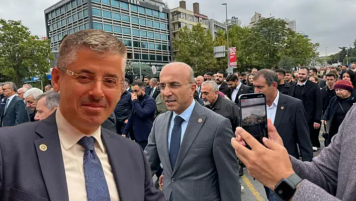 CHP'li  Genç yürüdü AK Partili Çopuroğlu böyle tepki gösterdi: Çok komik bir duruma düşürüyor