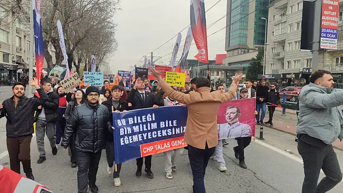 CHP'li gençler Kayseri'de yürüyüşe geçti!