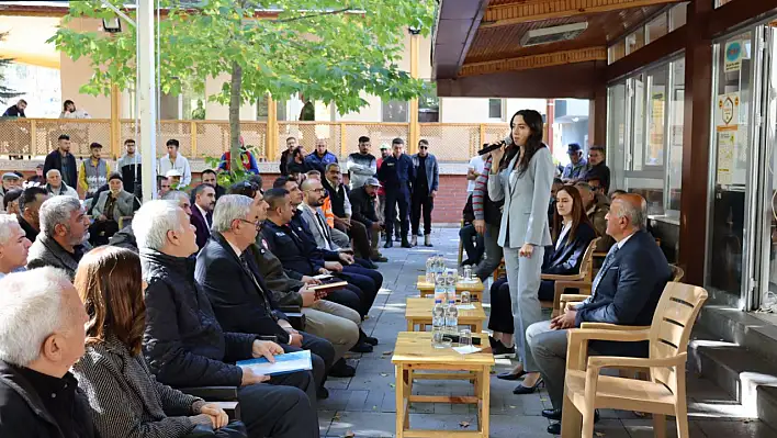 Çiçeği burnunda kaymakam vatandaşlarla buluştu