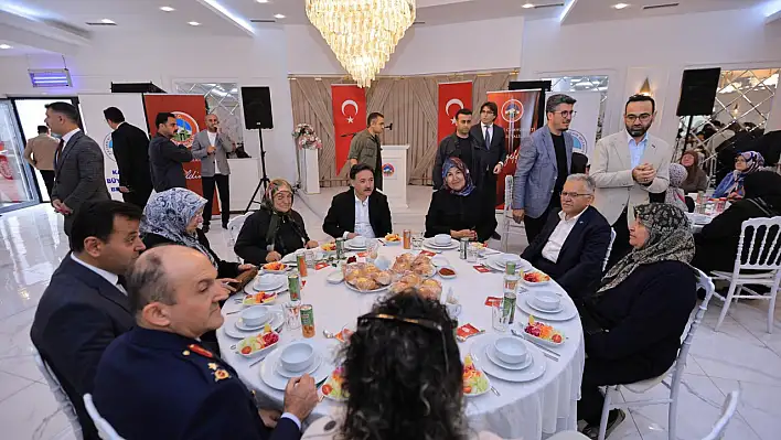 Çiçek: Sizler koca bir milletin annelerisiniz