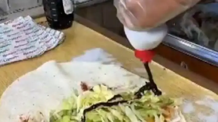 Çiğköfteye deterjan kabıyla sos döken esnafın iş yeri kapatıldı