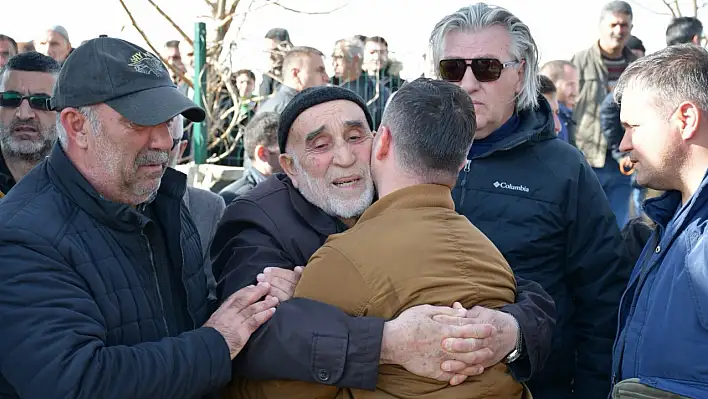 Cinayete kurban giden sözleşmeli er bayrağa sarılı uğurlandı