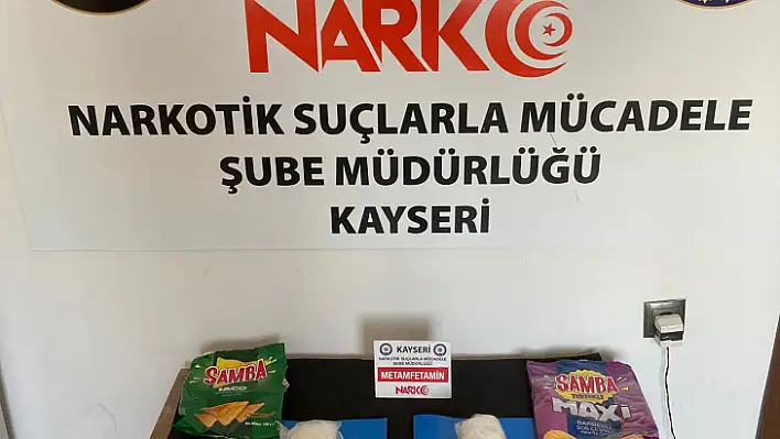 Cips Poşeti içerisinde uyuşturucu madde ele geçirildi.