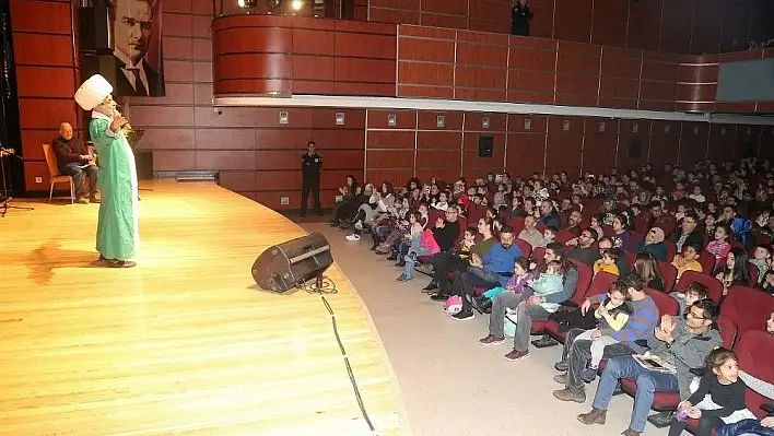 Çocuklar Tiyatro İle Buluşmaya Devam Ediyor