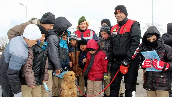 Çocukların Erciyes hayalini Erciyes Jandarma gerçekleştirdi
