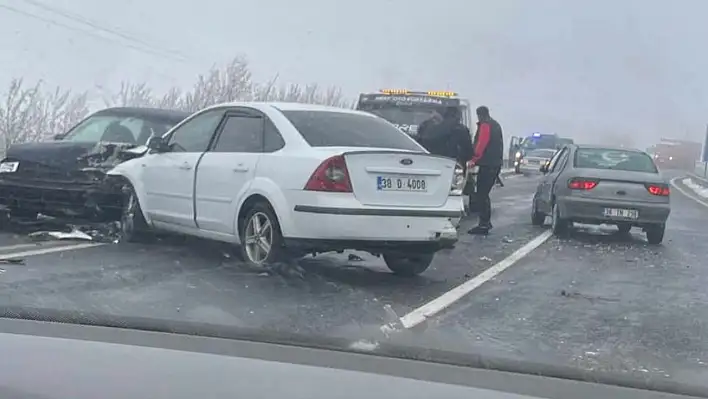 Çok sayıda trafik kazası meydana geldi