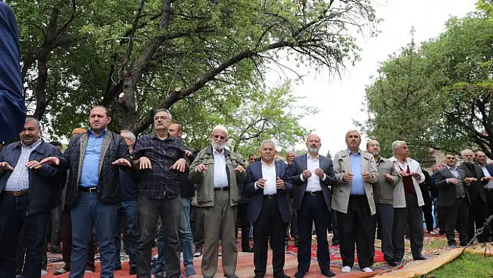 Çolakbayrakdar: Her hizmet çocuklar için