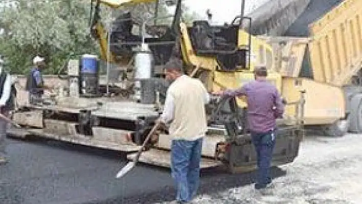 ÇOLAKBAYRAKDAR: &quotKARPUZATAN CADDESI'NI YENİLİYORUZ"