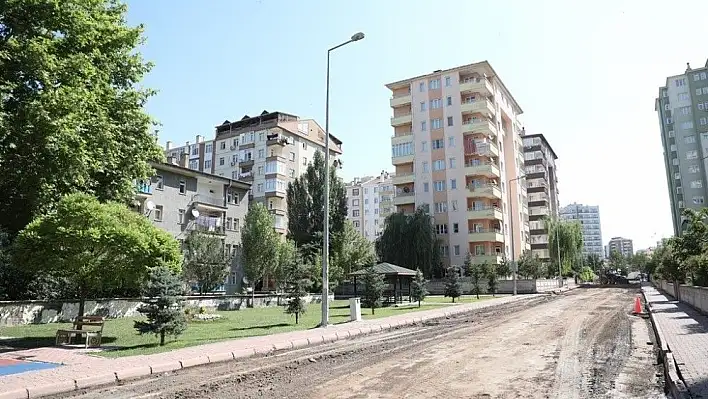 Çolakbayrakdar, 'Mahallelerimizi çağa uygun bir şekilde yeniliyoruz'
