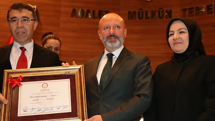 Çolakbayrakdar mazbatasını aldı