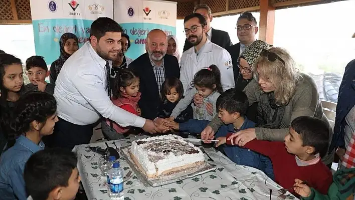 Çölyak hastası çocukların doğum günü kutlandı
