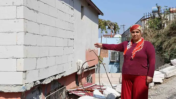 Çöp kamyonu evine çarptı: Aile yardım bekliyor