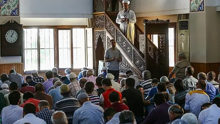 Cuma hutbesi: 'Şahsiyetimizi imar eden kutlu mekân: Cami'