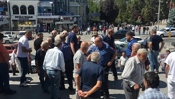 Kayseri'de cuma namazı çıkışı kan aktı