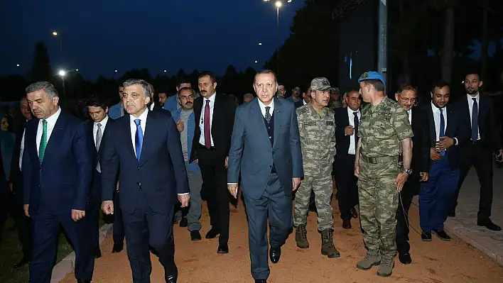 Cumhurbaşkanları Zincidere Komando Tugayı'nda iftara katıldı