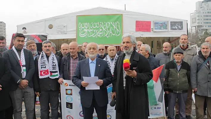 Cumhuriyet Meydanı'nda protesto