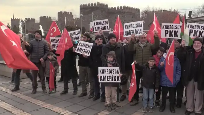 Cumhuriyet Meydanı'nda protesto