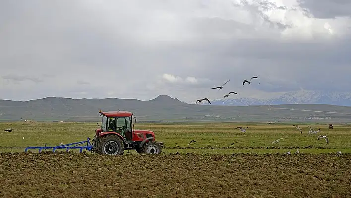 Demircan: Çiftçinin sırtından 2,5 milyon TL'ye İspanya tatili