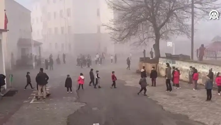 Deprem Aladağ'da hissedildi! İlçeden ilk görüntüler