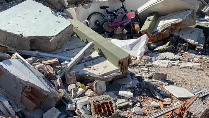 Depremde 130 kişinin öldüğü site için karar çıktı