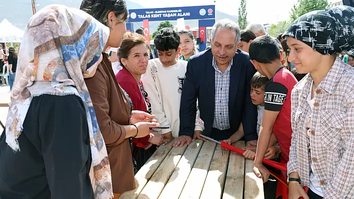 Depremzedelerden Başkan Yalçın'a tam not