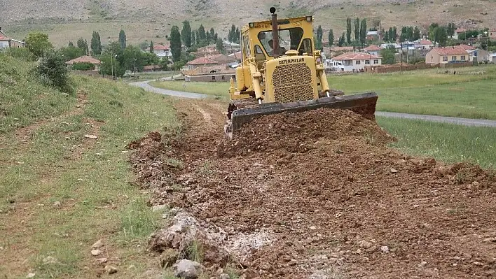 Develi Belediyesi'nin kırsal mahallelerdeki çalışmaları sürüyor
