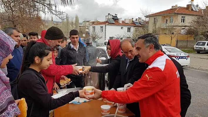 Develi Belediyesi ve İlçe Sağlık Müdürlüğü Doğa yürüyüşü düzenledi
