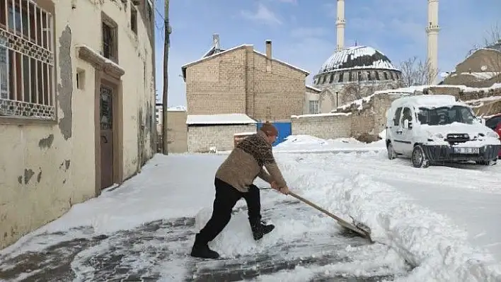 Develi beyaza büründü