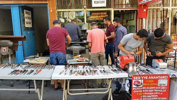 Develi'de bıçakçılarda yoğunluk başladı
