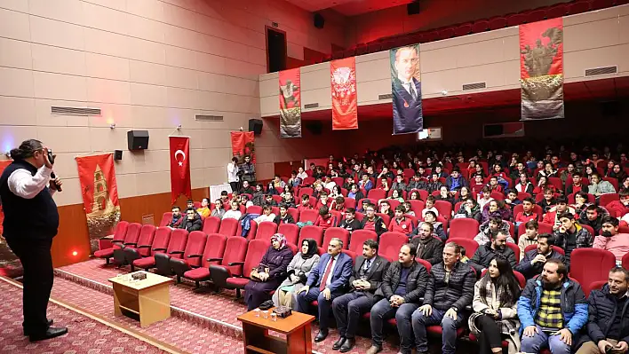 Develi'de 'Çanakkale Ruhu' konferansı verildi